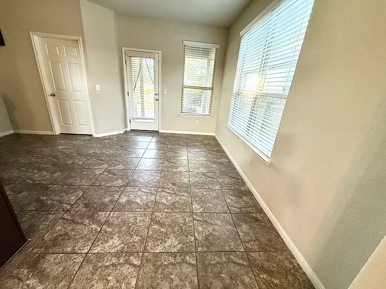 113 Rusk Bluff Ave — Photo 8