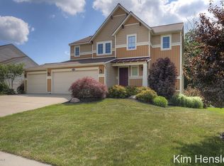 9741 Sunset Ridge Dr NE, Rockford, MI
