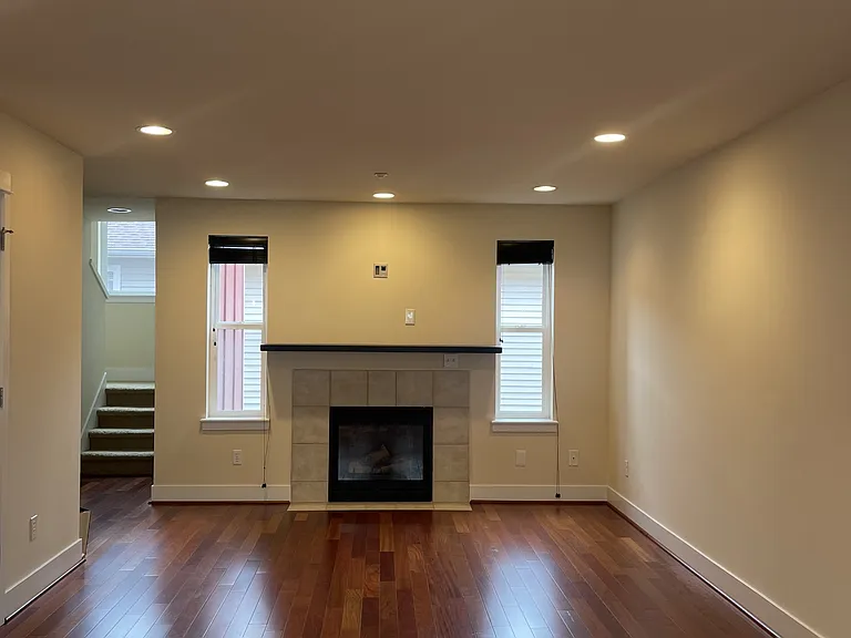 834 N 145th Ln #1 — Photo 30