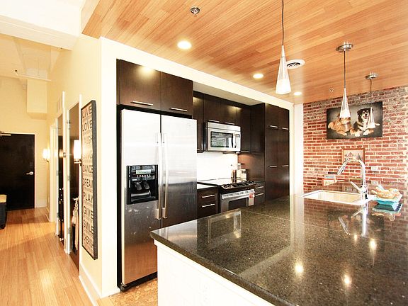 5th image of 555 W Jackson Ave Unit 501