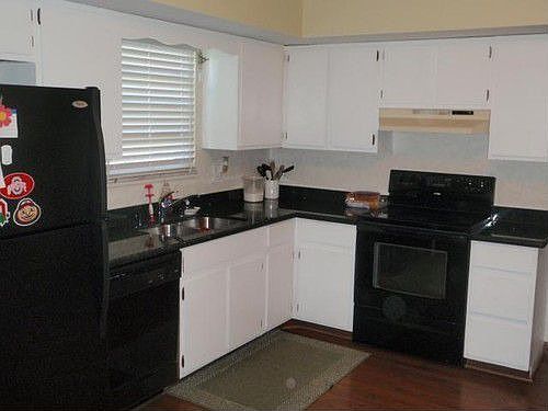3rd image of 6177 Parkdale Dr