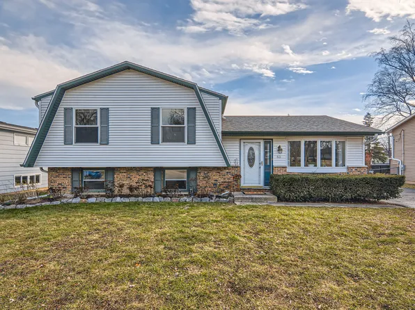 63 Hickory Dr, Lindenhurst, IL 60046