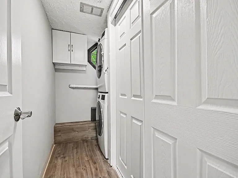 5195 Castaway Ln — Photo 20