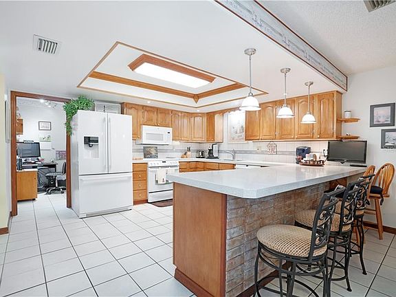 5th image of 6675 Bay Shore Dr
