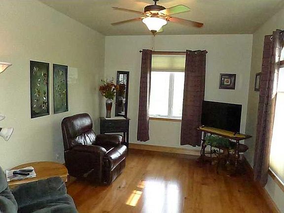 2nd image of 7 Hoofprint Ln
