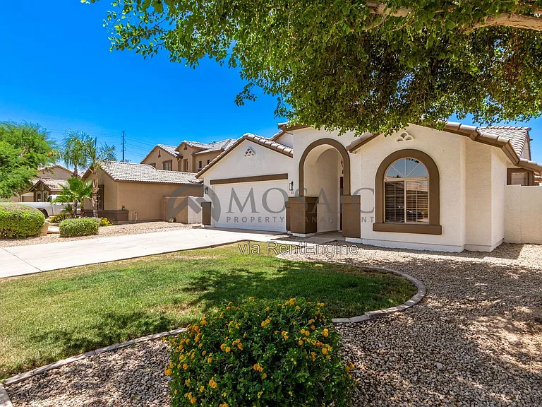 3381 E Flamingo Ct — Photo 2