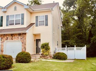 15 Tudor Ln, Lawrence Township, NJ 08648