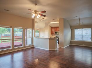 3302 Peakview Dr, Corinth, TX 76210
