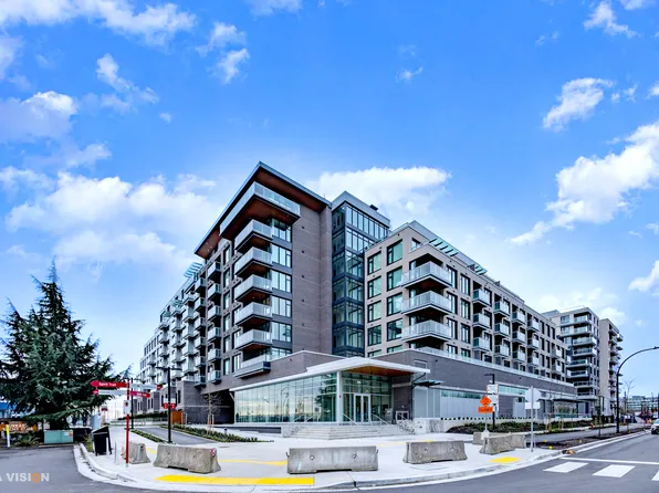 755 Harbourside Dr, North Vancouver, BC