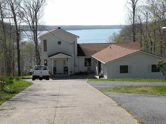 2nd image of 525 Damon Ln