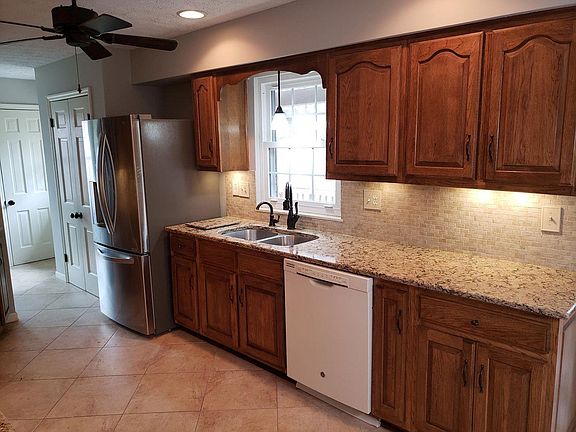 4th image of 3861 Leighwood Dr