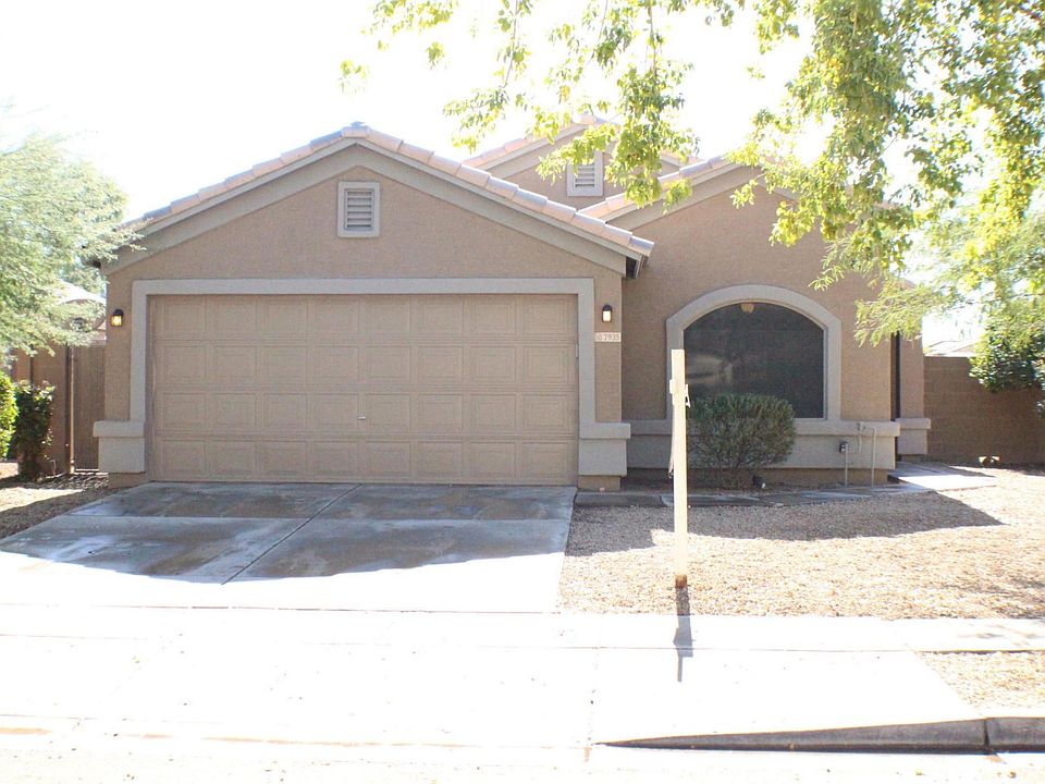 Low maintenance Front and Back yard!