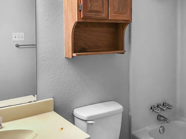 1112 Valley View St — Photo 32