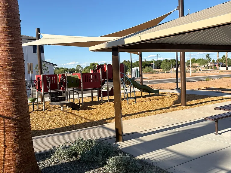 Kids play and picnic areas