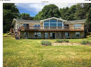 6790 P Rd, Gladstone, MI 49837