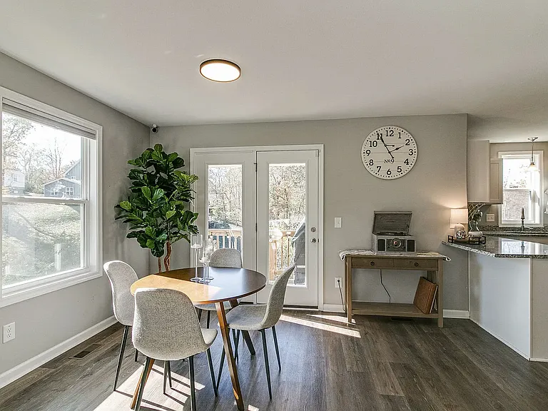 924 E Happy Hollow Dr — Photo 8