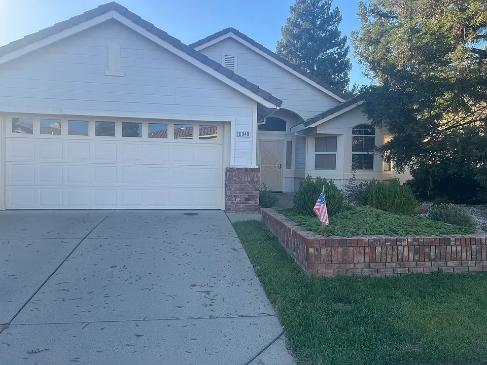 6049 Timberlodge Ln