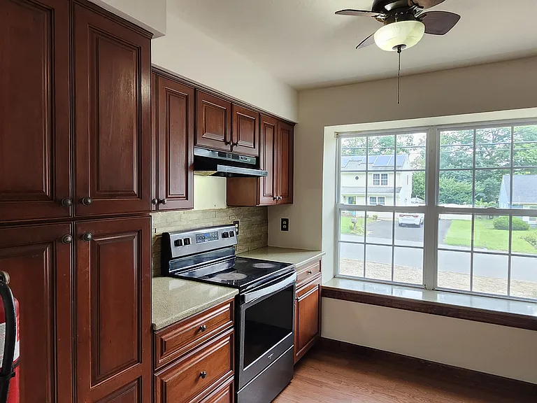 209 Green Acres Rd — Photo 4