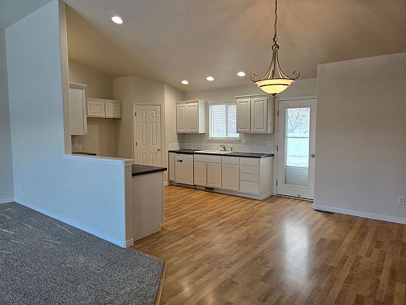 3rd image of 1412 Northpointe Dr