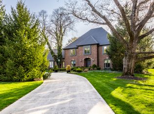 10605 Winterwood Dr, Carmel, IN 46032