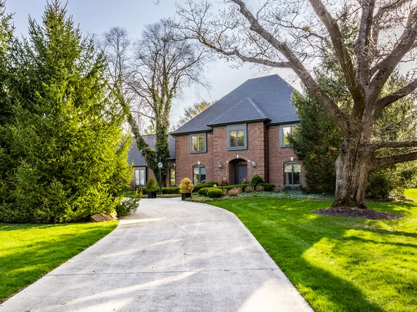 10605 Winterwood Dr, Carmel, IN 46032