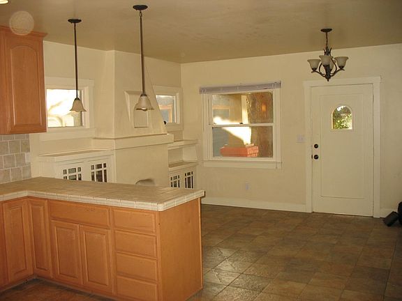 4th image of 845 21st St