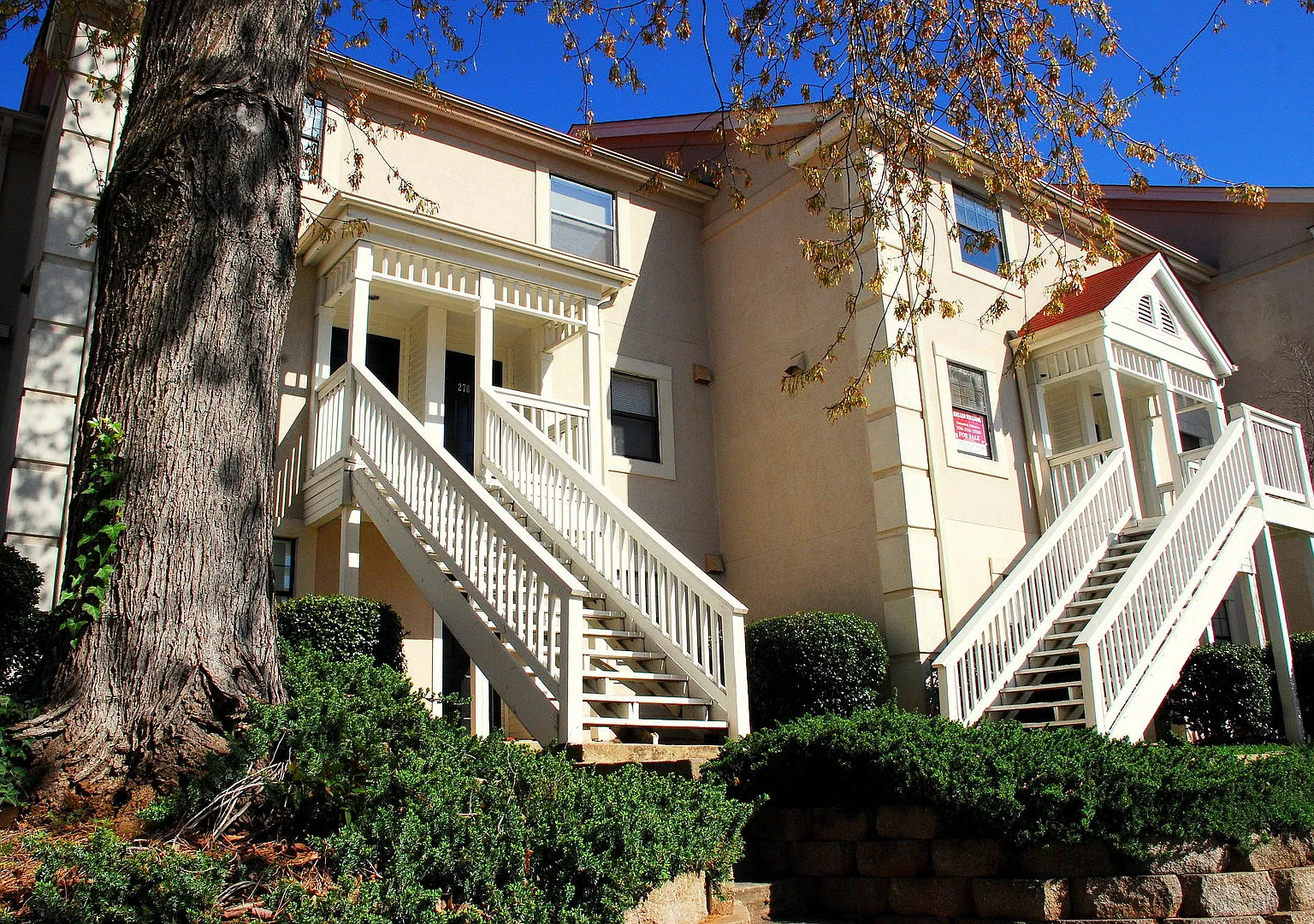 Spacious 2 Bedroom Condo Near Downtown Athens & UGA — Photo 2