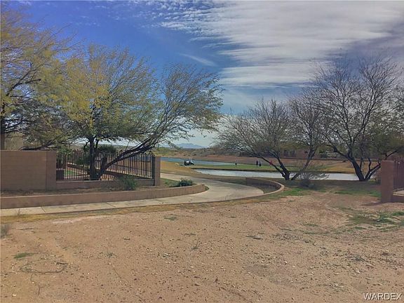3rd image of 4 Augusta Dr S