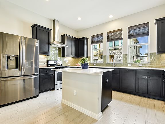 4th image of 401 Penny Kathleen Ct
