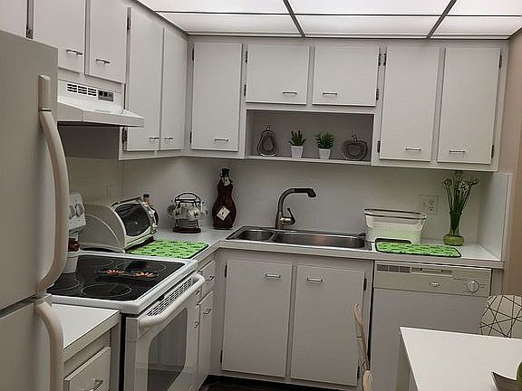 5th image of 3800 N Hills Dr APT 205