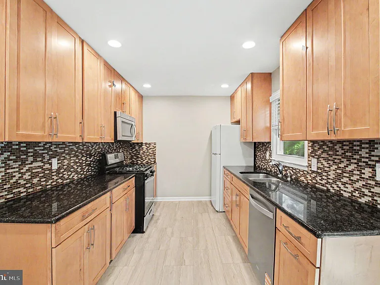 4522 Glendale Rd — Photo 6