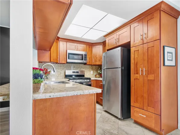 1159 E 1st St, Tustin, CA 92780