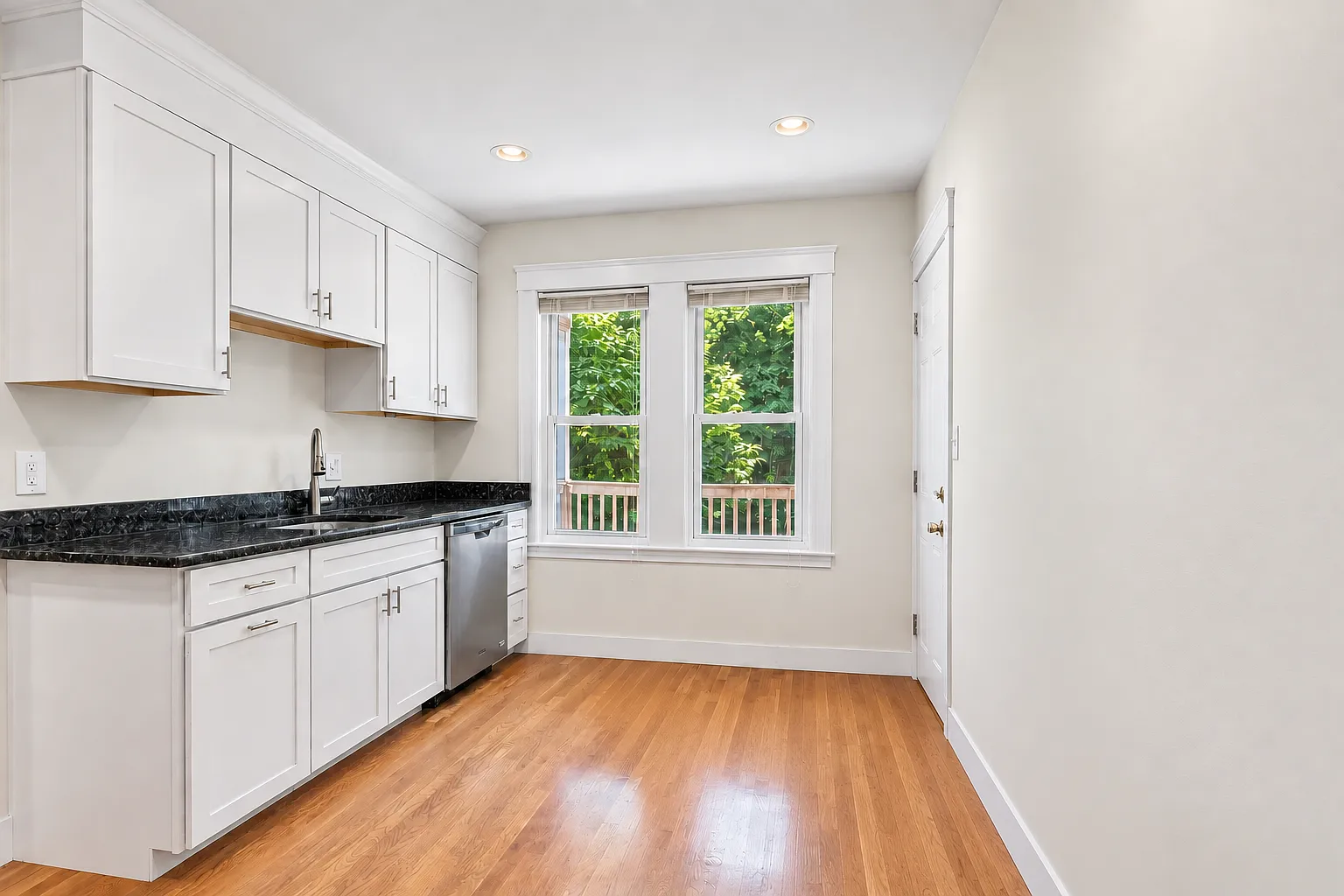 4 bed, 1000 sqft, $950 — Photo 3