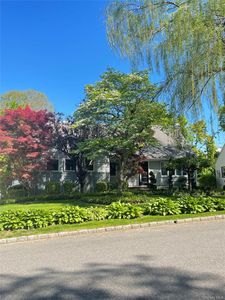 7 Henry Street, Great Neck, NY, 11023