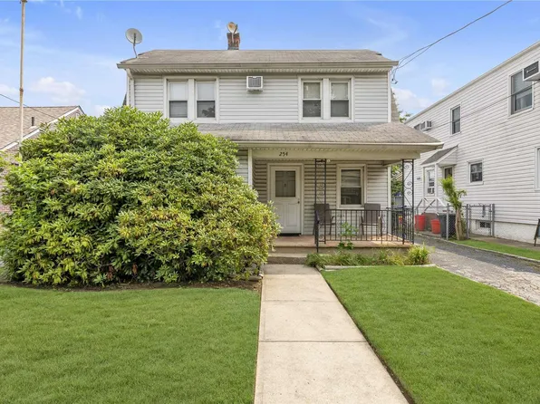 254 Wardwell Road, Mineola, NY 11501