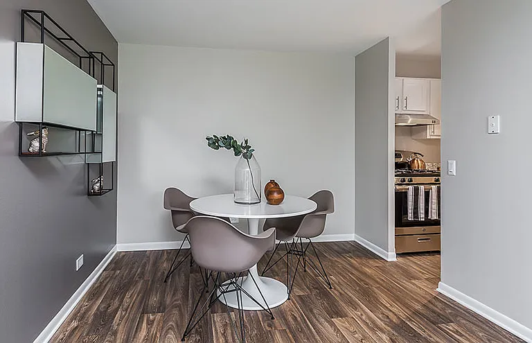 The Grove at Schaumburg Apartments — Photo 10