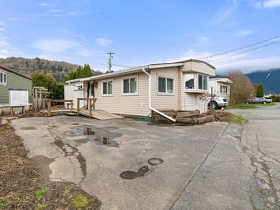 2nd image of 1884 Heath Rd #11