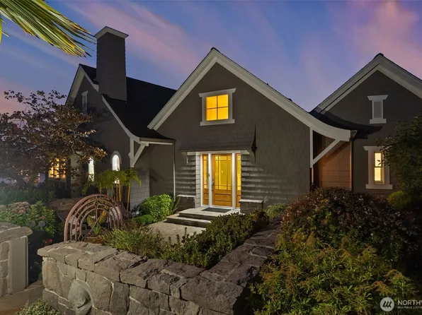 1907 East Bay Drive NE, Olympia, WA 98506