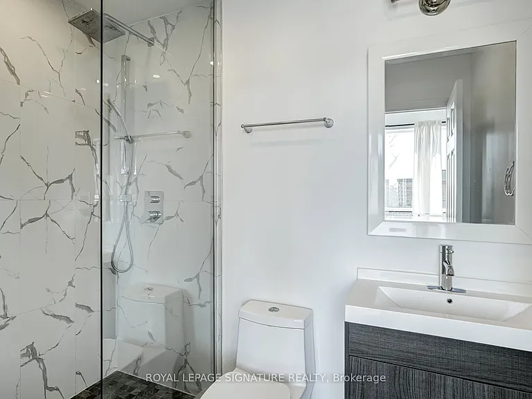 1116 College St #3 — Photo 10