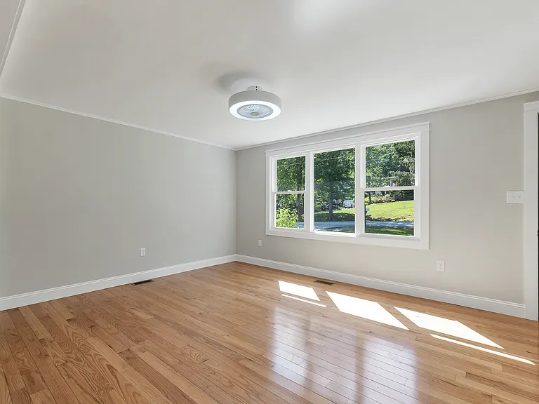 17 Massachusetts Ave — Photo 18