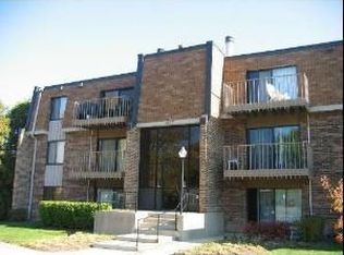617 Limerick Ln APT 1C, Schaumburg, IL 60193