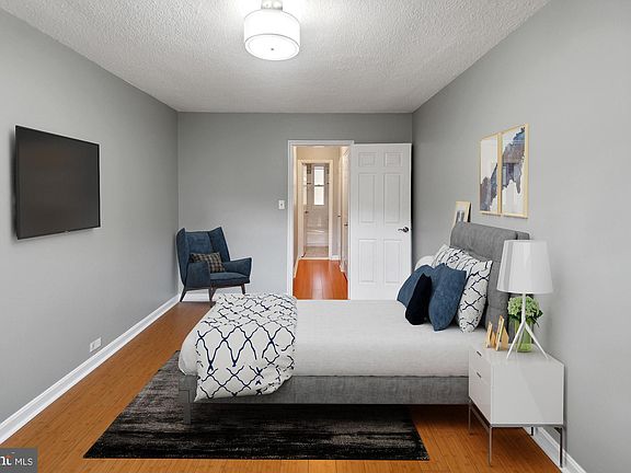 3rd image of 227 N George Mason Dr APT 2