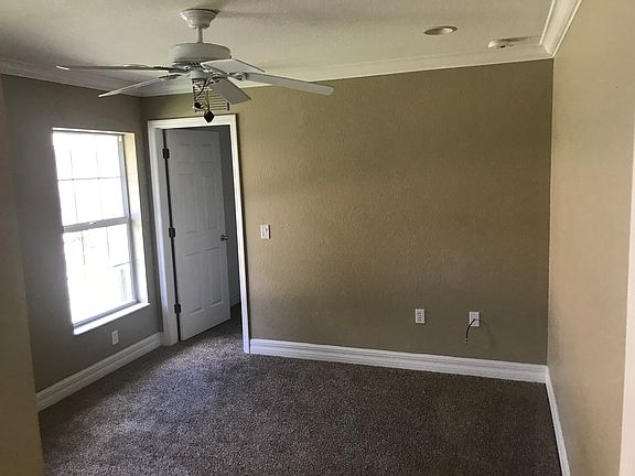 5th image of 15035 Community Ave