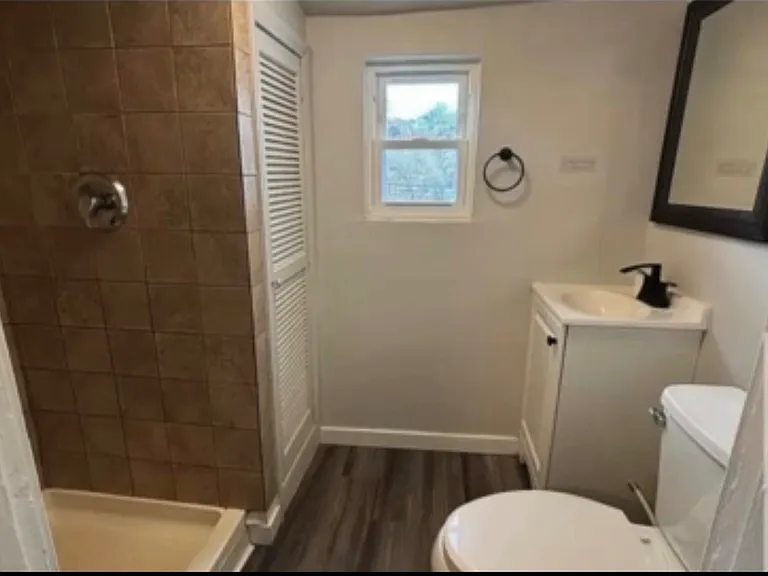 613-615 W Main St #613-B — Photo 7