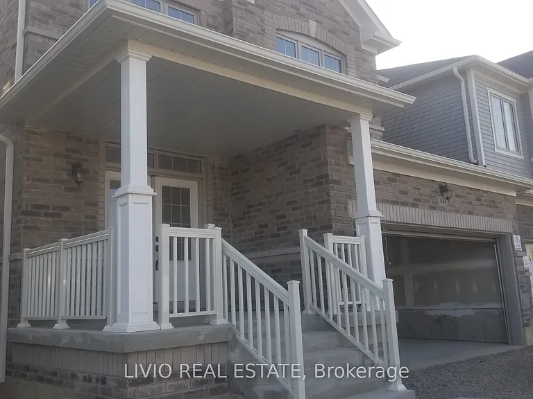 448 Black Cherry Cres — Photo 2