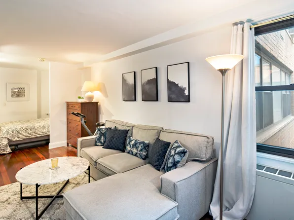 305 East 40th Street image 6 of 13