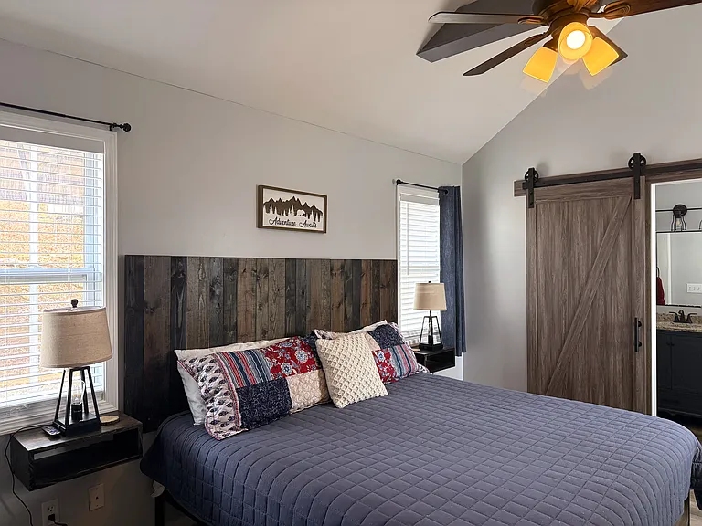 233 Lakeview Cir — Photo 11