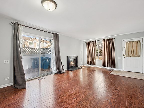 4th image of 412 Quaker Hill Ct
