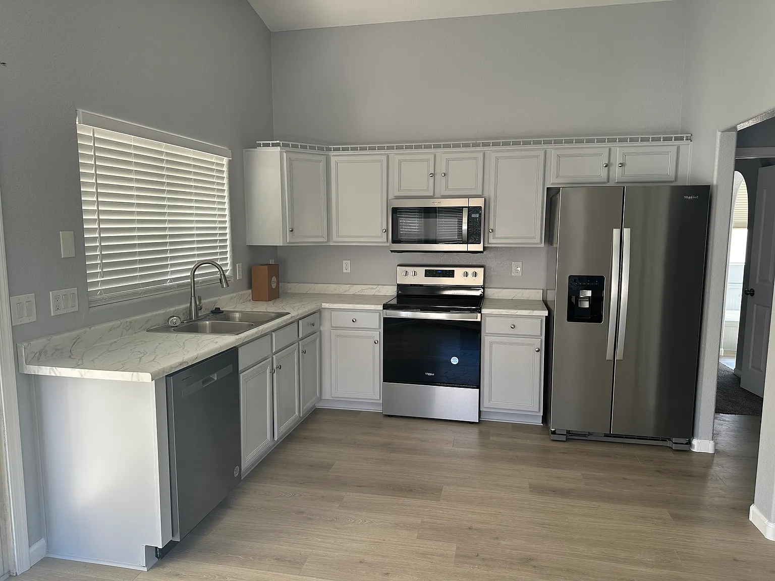 3 bed, 1248 sqft, $2,100 — Photo 2