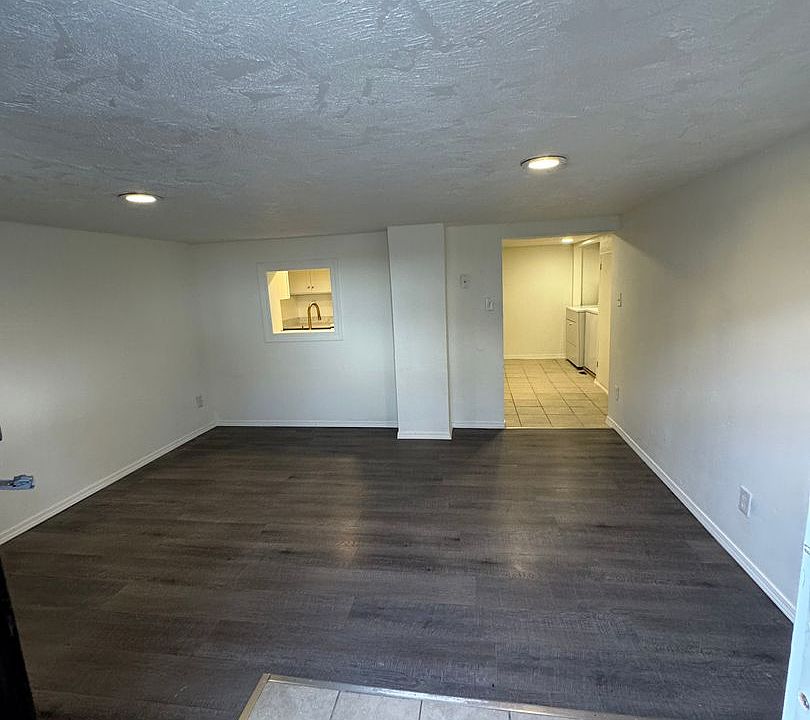 1st image of 1055 1/2 Lake Ave